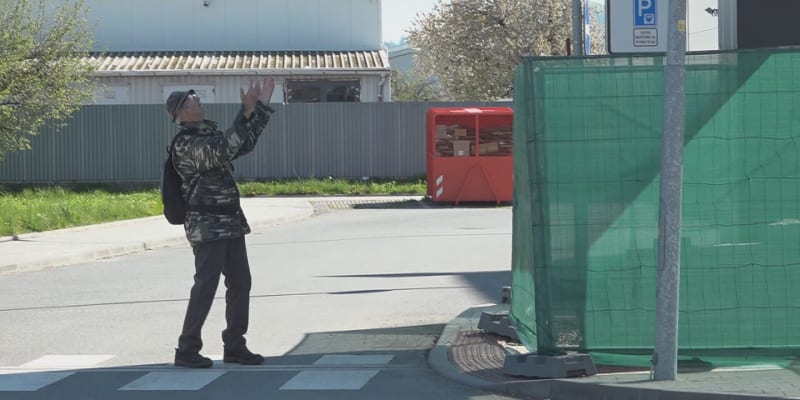 Přechod ro chodce v Zábřehu končí obřím billboardem