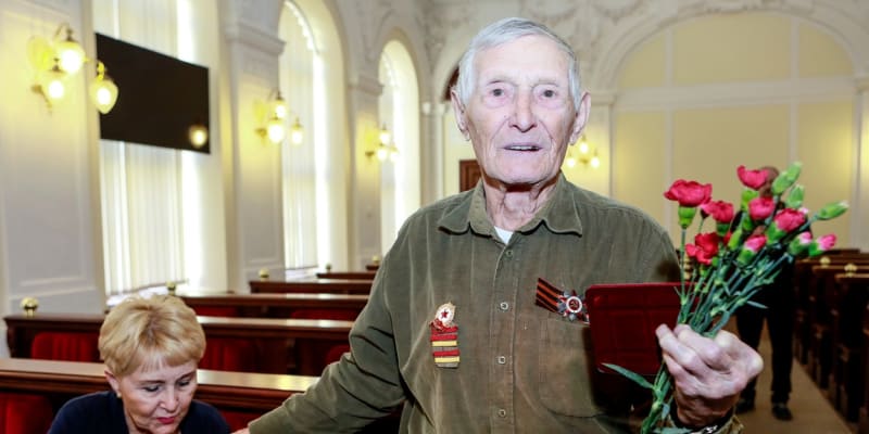 Zemřel veterán druhé světové války Vladimír Hrozný, bylo mu 100 let.
