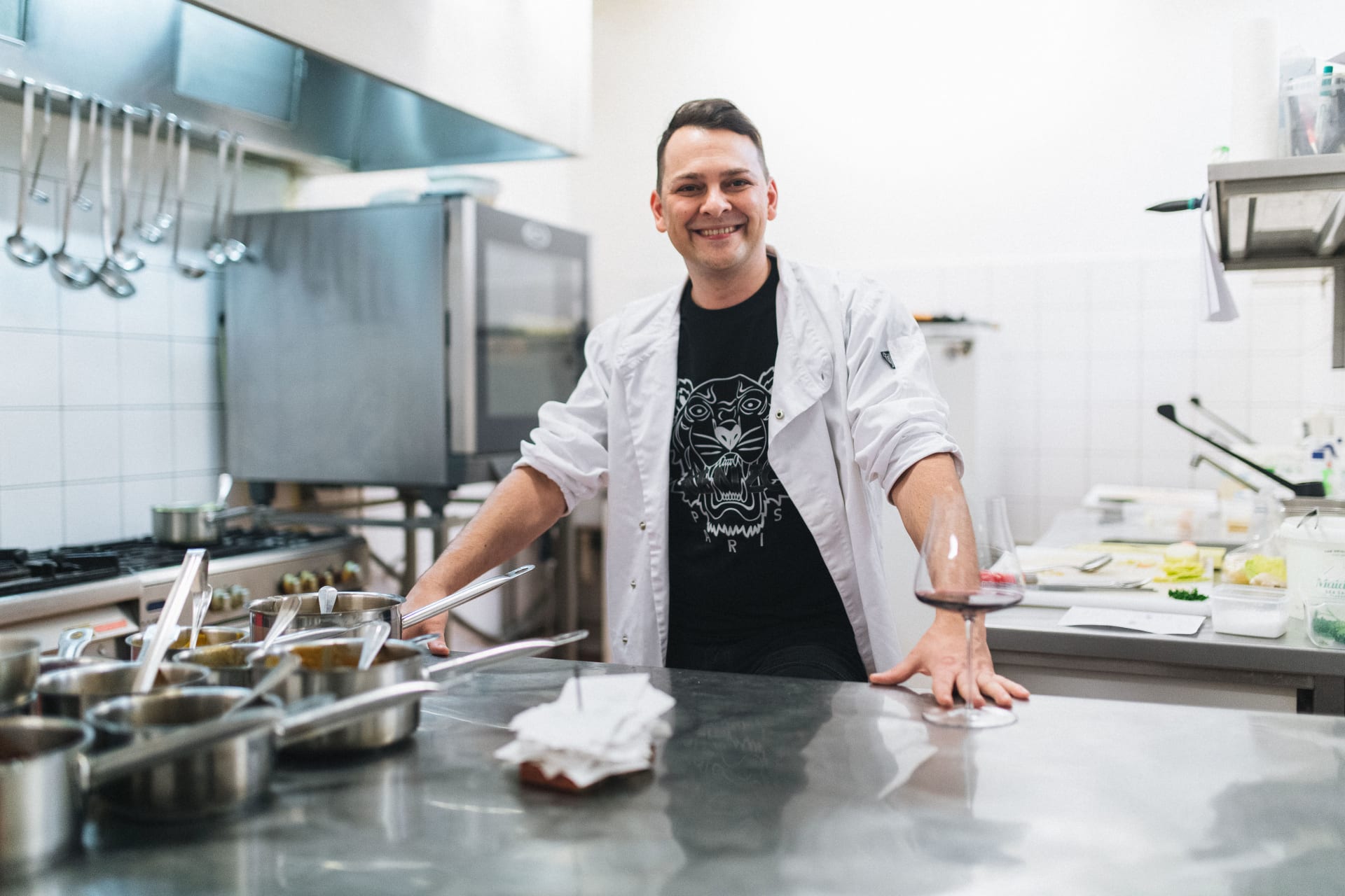 Lukáš Nevyjel, šéfkuchař a restauratér svou první restauraci otevřel v Kamýku nad Vltavou již ve svých dvaadvaceti letech