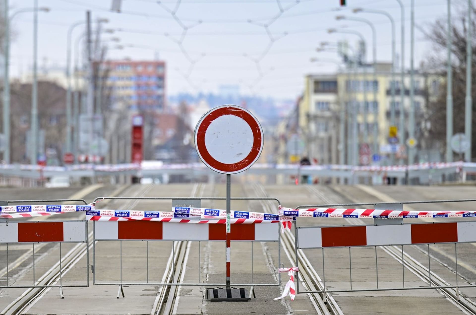 Libeňský most pro veškerou dopravu opět uzavřen