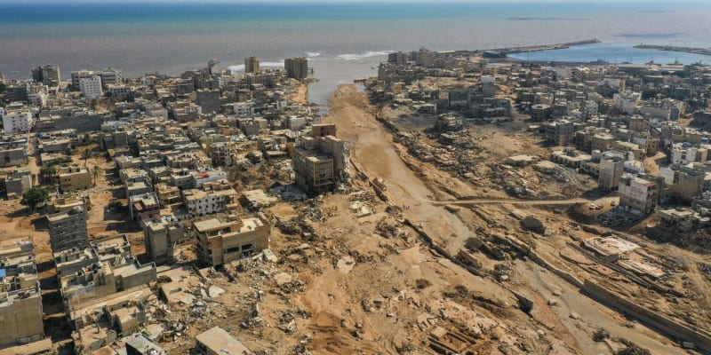 Následky děsivé bleskové povodně v Libyi