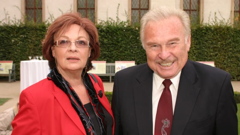 Jana Hlaváčová s Luďkem Munzarem prožili v manželství šťastných 54 let.