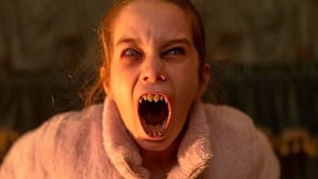 Nový horor od režisérů Vřískotu vypadá skvěle. Pusťte si děsivý i zábavný trailer, který převrací Drákulu naruby