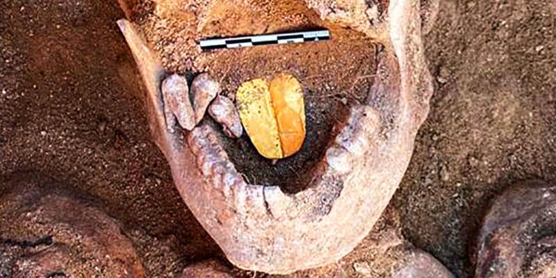 Mumie se zlatým jazykem