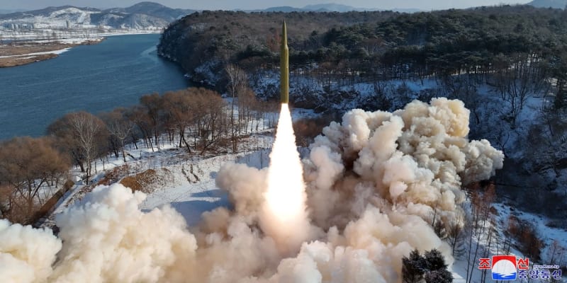 Severní Korea provedla test nadzvukové střely středního až dlouhého doletu.