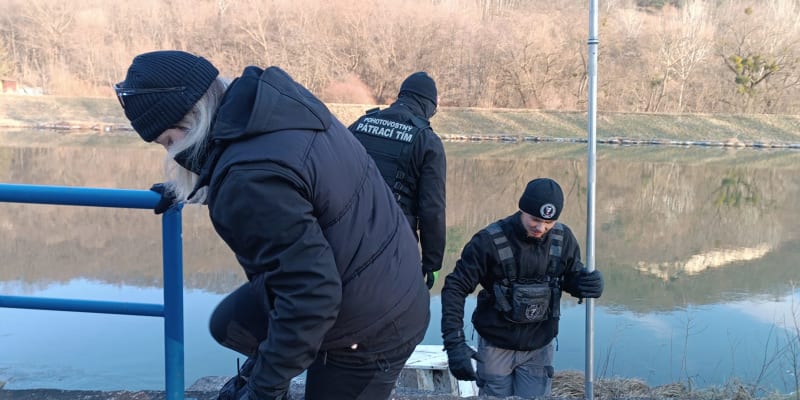 Pohotovostní pátrací tým Košického kraje už přes dva týdny marně hledá 15letého chlapce.