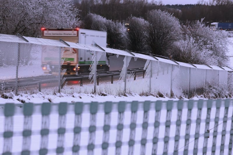 Silné sněžení komplikuje dopravu v Německu.
