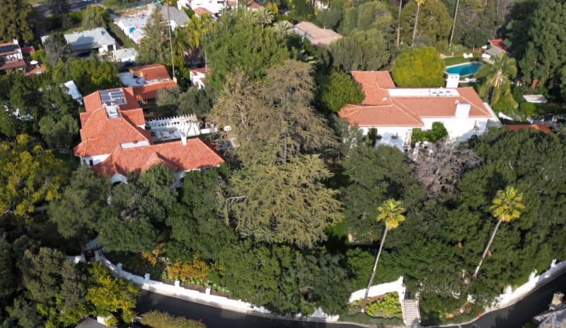 Angelina Jolie bydlí v Los Angeles: Pohled na nemovitost z ptačí perspektivy ukazuje, jak soukromé je rozsáhlé panství. 
