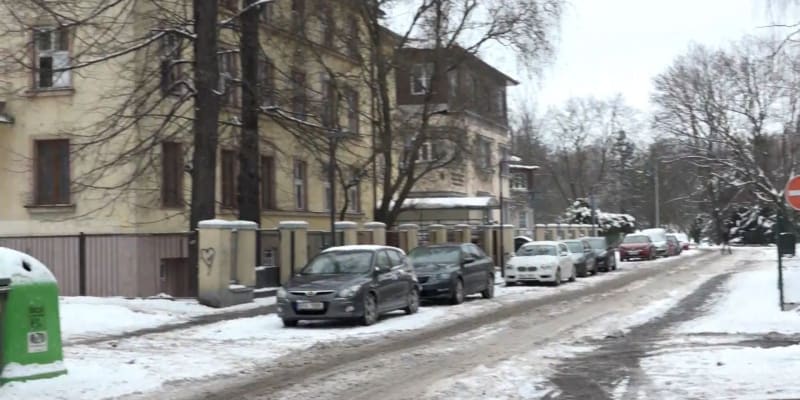 Obyvatelé ubytovny v Ostravě trápí nájemníky okolních domů.