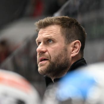 Hokejový trenér Václav Varaďa