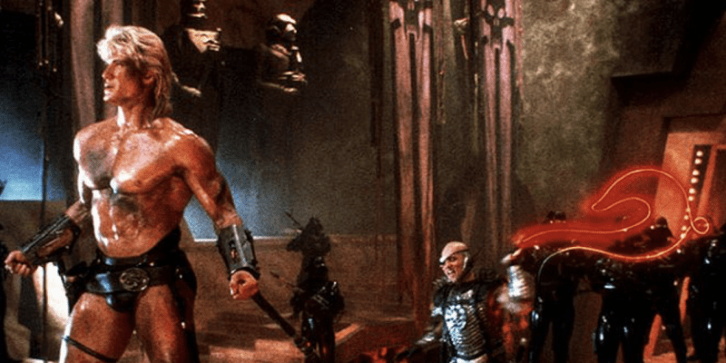 Dolph Lundgren jako He-Man ve filmu Vládci vesmíru