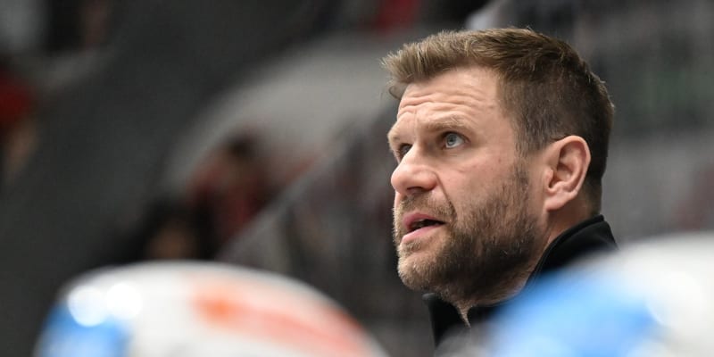 Hokejový trenér Václav Varaďa