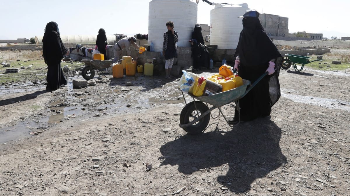 Jemen trpí mnoha problémy, jedním z nich je akutní nedostatek pitné vody.
