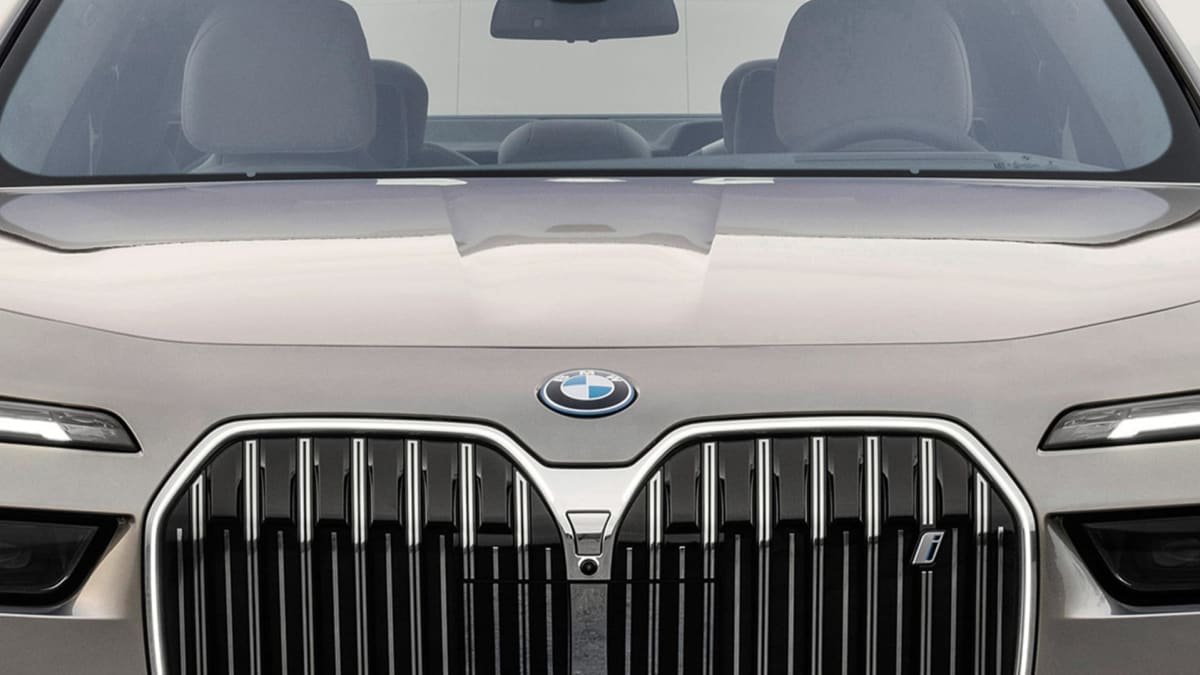 BMW po rekordním roce opět lídrem prodeje kategorie prémiových značek