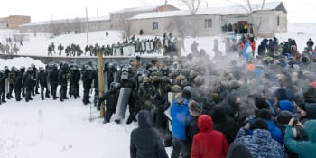 Sněhové koule na těžkooděnce. Rusové se vzpírají kvůli odsouzení bojovníka proti mobilizaci