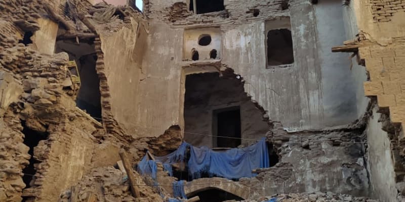 Jemenský dům zničený po bombardování