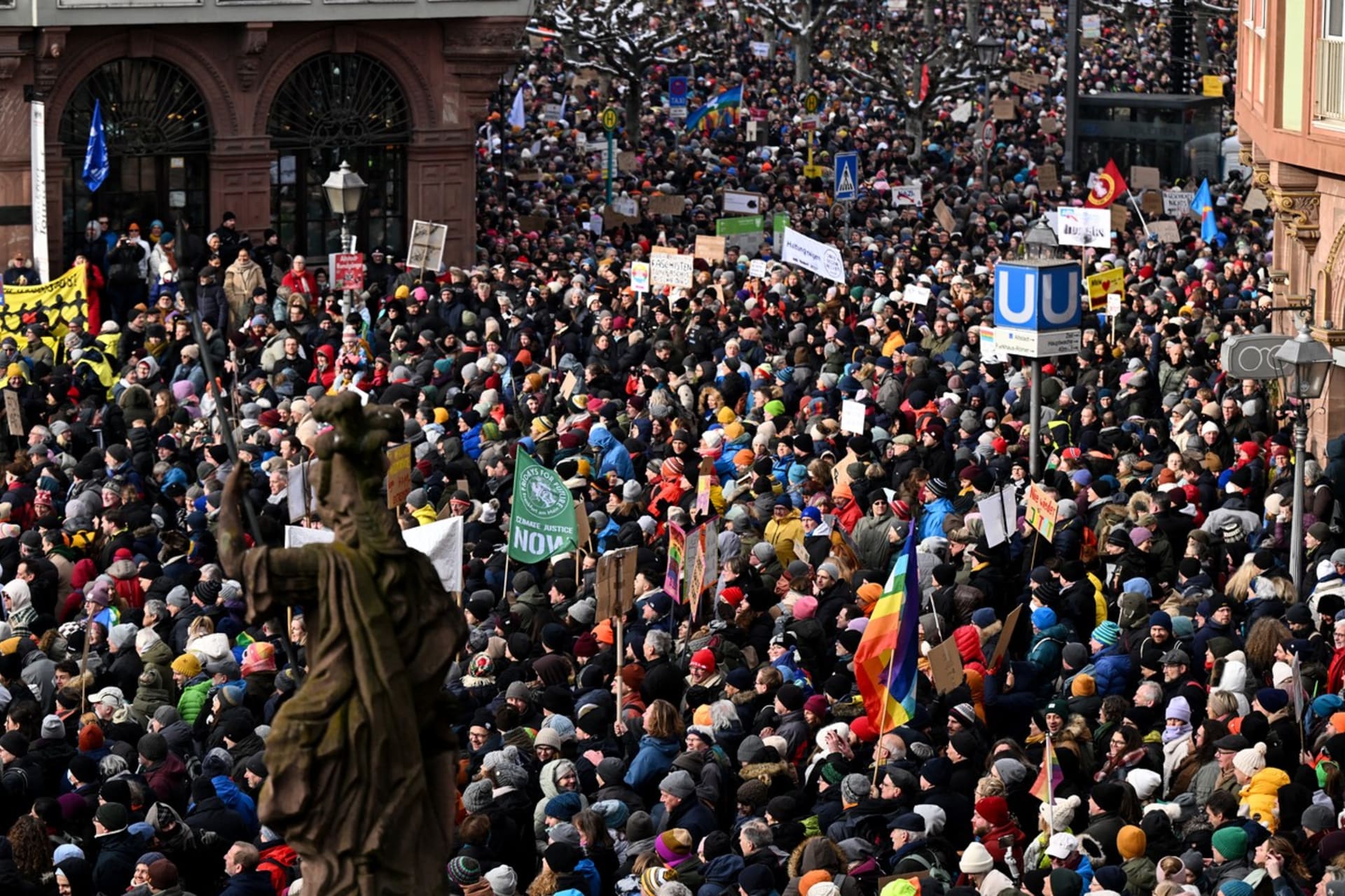 V Německu lidé protestují proti pravicově populistické Alternativě pro Německo (20. 1. 2024). 