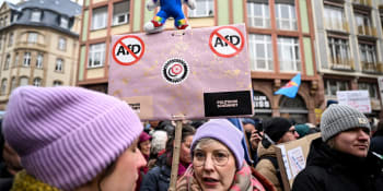 Němci se bouří proti deportacím migrantů. Do ulic vytáhly protestovat desetitisíce lidí