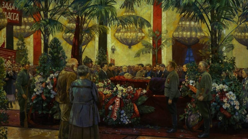 Tělo V. I. Lenina bylo nejprve vystaveno v Domě odborů