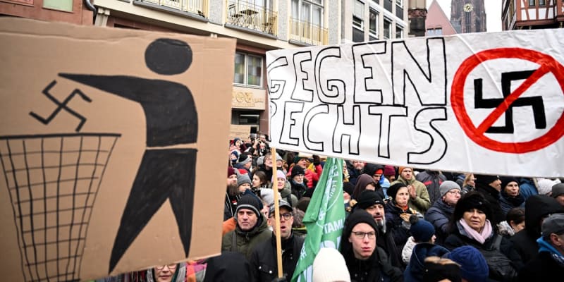 V Německu lidé protestují proti pravicově populistické Alternativě pro Německo (20. 1. 2024). 