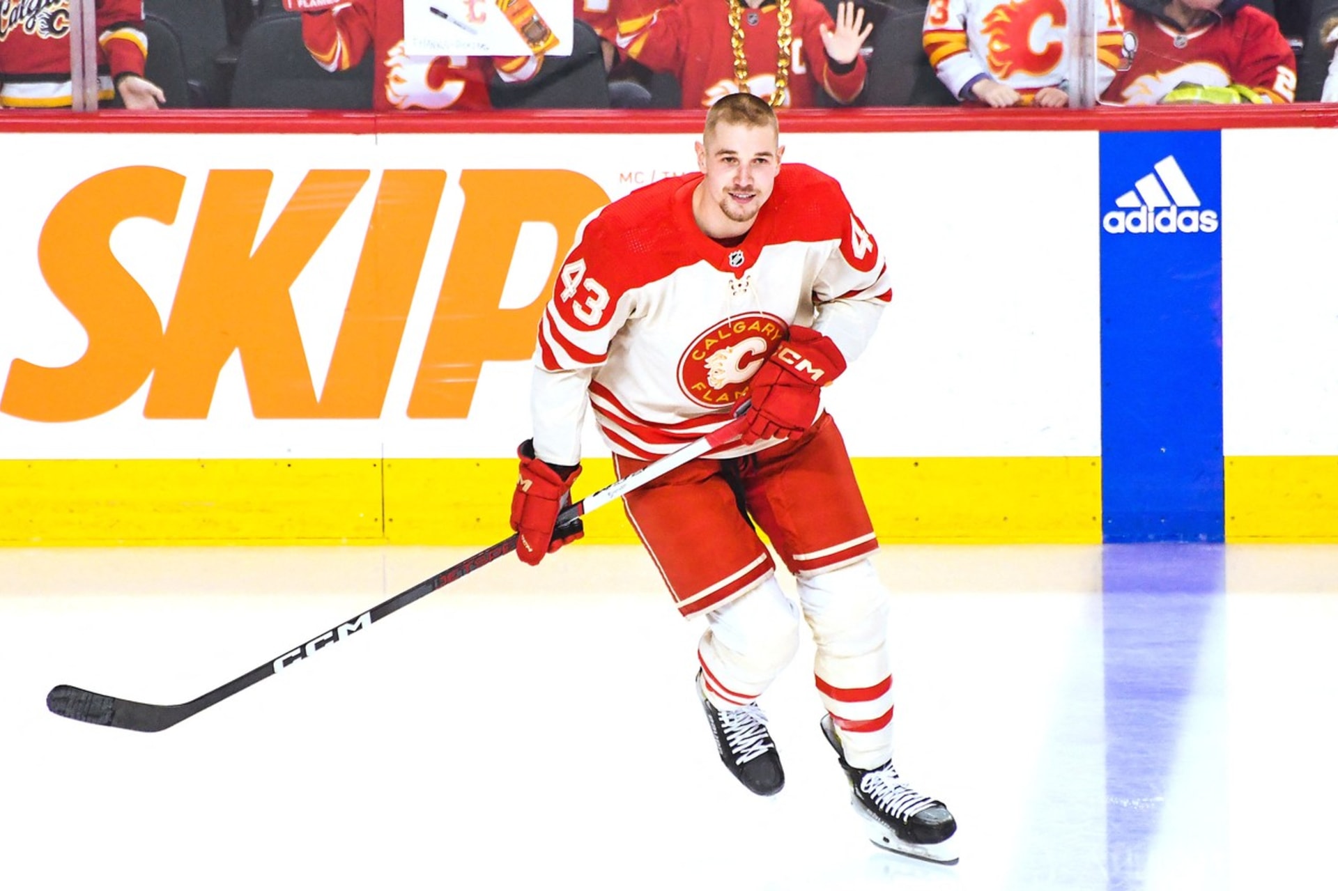 Hokejový útočník Adam Klapka zažil debut v NHL v dresu Calgary Flames.