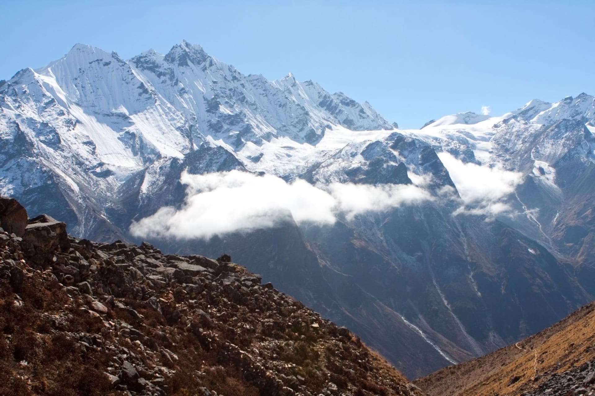 Nejvyšší hora světa Mount Everest je rovněž pořádně znečištěným místem