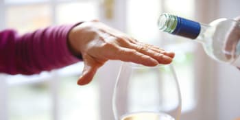 PŘEHLEDNĚ: Vyplatí se suché měsíce bez alkoholu? Experti líčí benefity a radí, jak vytrvat