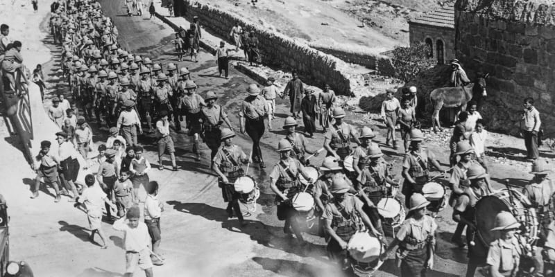 Britští vojáci pochodují do Jeruzaléma (1938)