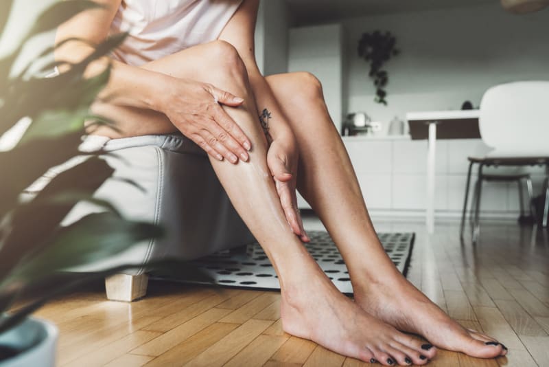 Trápí vás často bolesti nohou a otoky? Objednejte se raději i na konzultaci k lékaři.