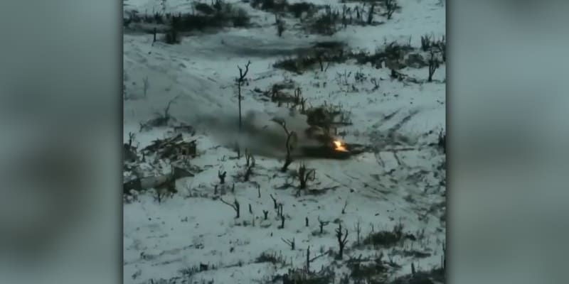 Ukrajinci zničili ruský tank T-90M.