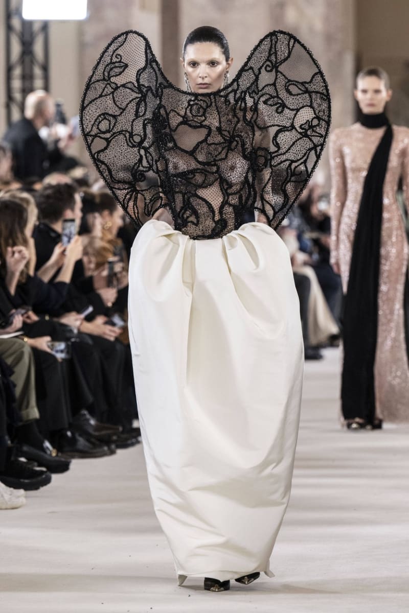Haute Couture pro jaro/léto 2024 v Paříži.