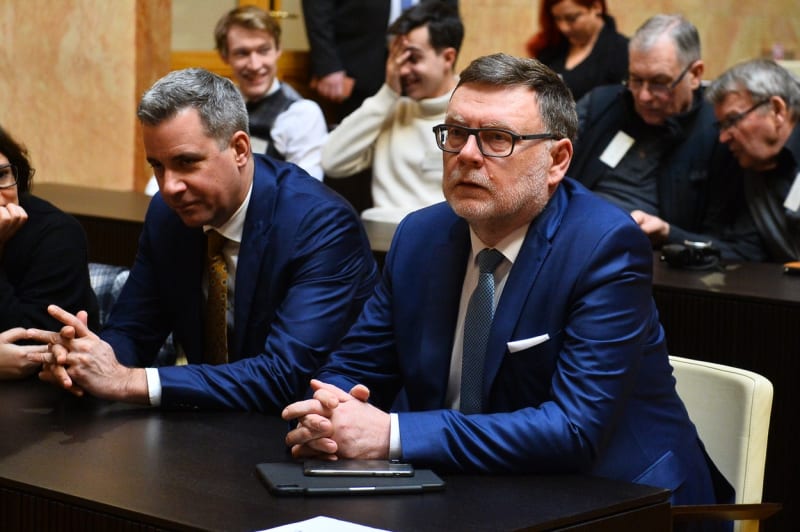Vyslechnout si rozhodnutí soudu dorazil i ministr financí Zbyněk Stanjura (ODS) (24. 1. 2024).