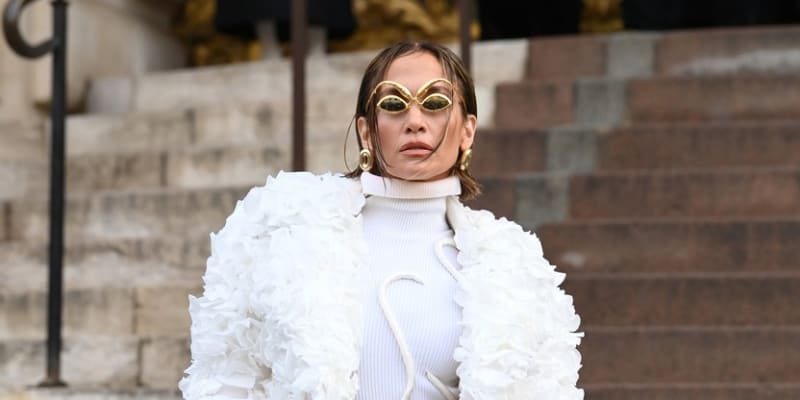 Hvězdou přehlídky byla Jennifer Lopez, která dokázala, že má zkrátka styl a ví, co si na jakou akci obléknout.