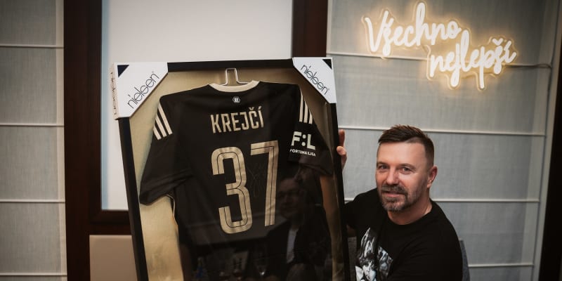 Tomáš dostal dres, který nosí Ladislav Krejčí. 