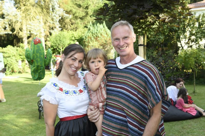 Dominik Hašek s partnerkou Lenkou a jejich synem Janem