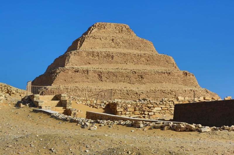 Určitá podoba tam je - Džóserova pyramida u Sakkáry