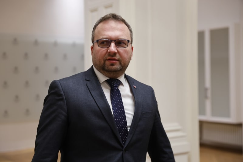 Ministr práce a sociálních věcí Marian Jurečka (KDU-ČSL) představil, o kolik se má měnit minimální mzda.