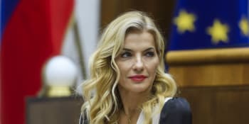 Slovenská ministryně opět terčem posměchu. Její krkolomná angličtina baví internet