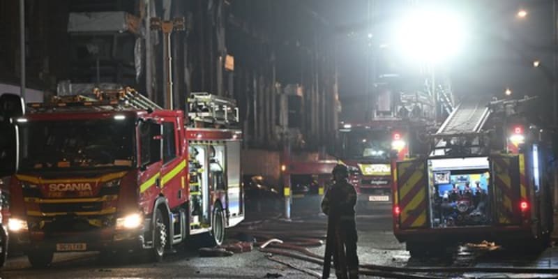 V Liverpoolu hořela budova.