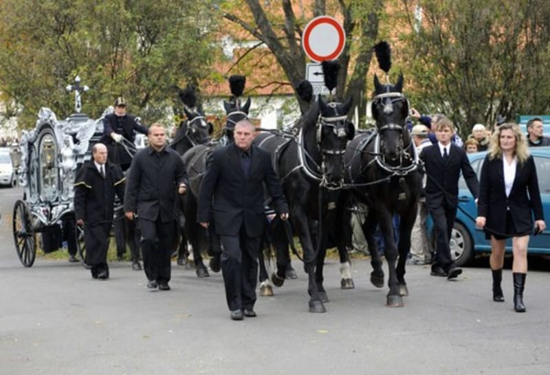 Pohřeb Václava Kočky mladšího byl velmi opulentní.