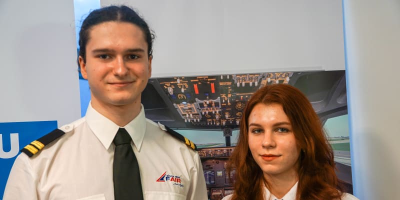 Mladí ukrajinští piloti Danylo Osadčij a Vira Lytvynová