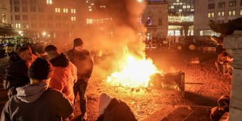 Chaos v Bruselu, zemědělci se bouří a planou ohně. Na summit o Ukrajině tam zamířil Fiala