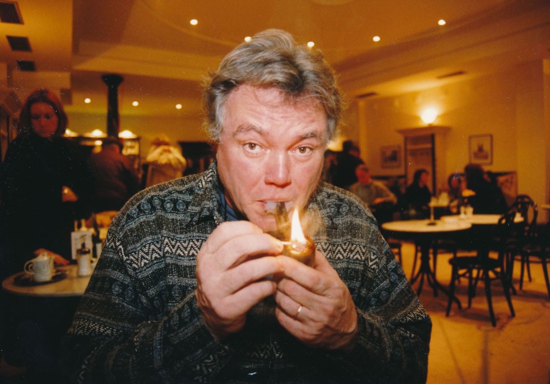 Petr Oliva rád kouříval fajfku. 