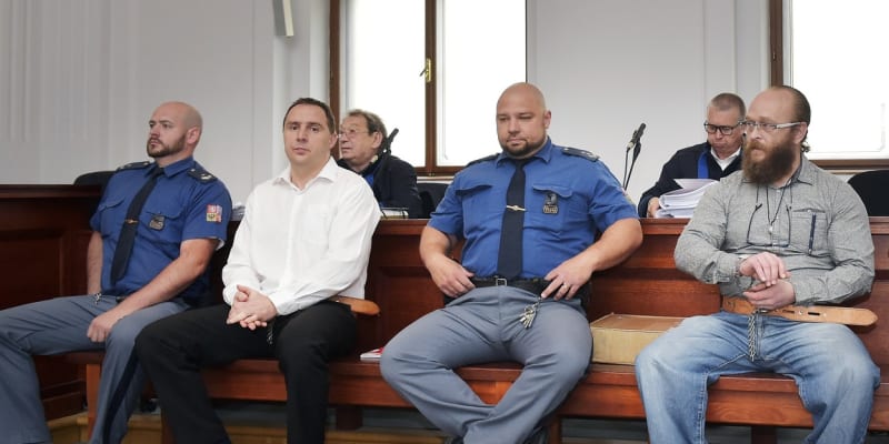 Krajský soud v Plzni 10. června 2019 otevřel víc než deset let starý případ brutální vraždy z Chebska. 