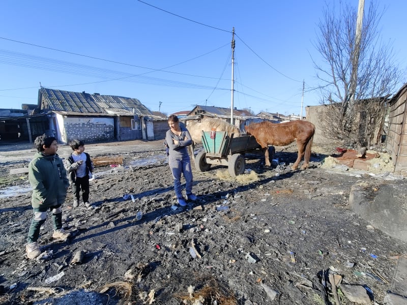 V romské osadě Telmanka v ukrajinském Užhorodě.