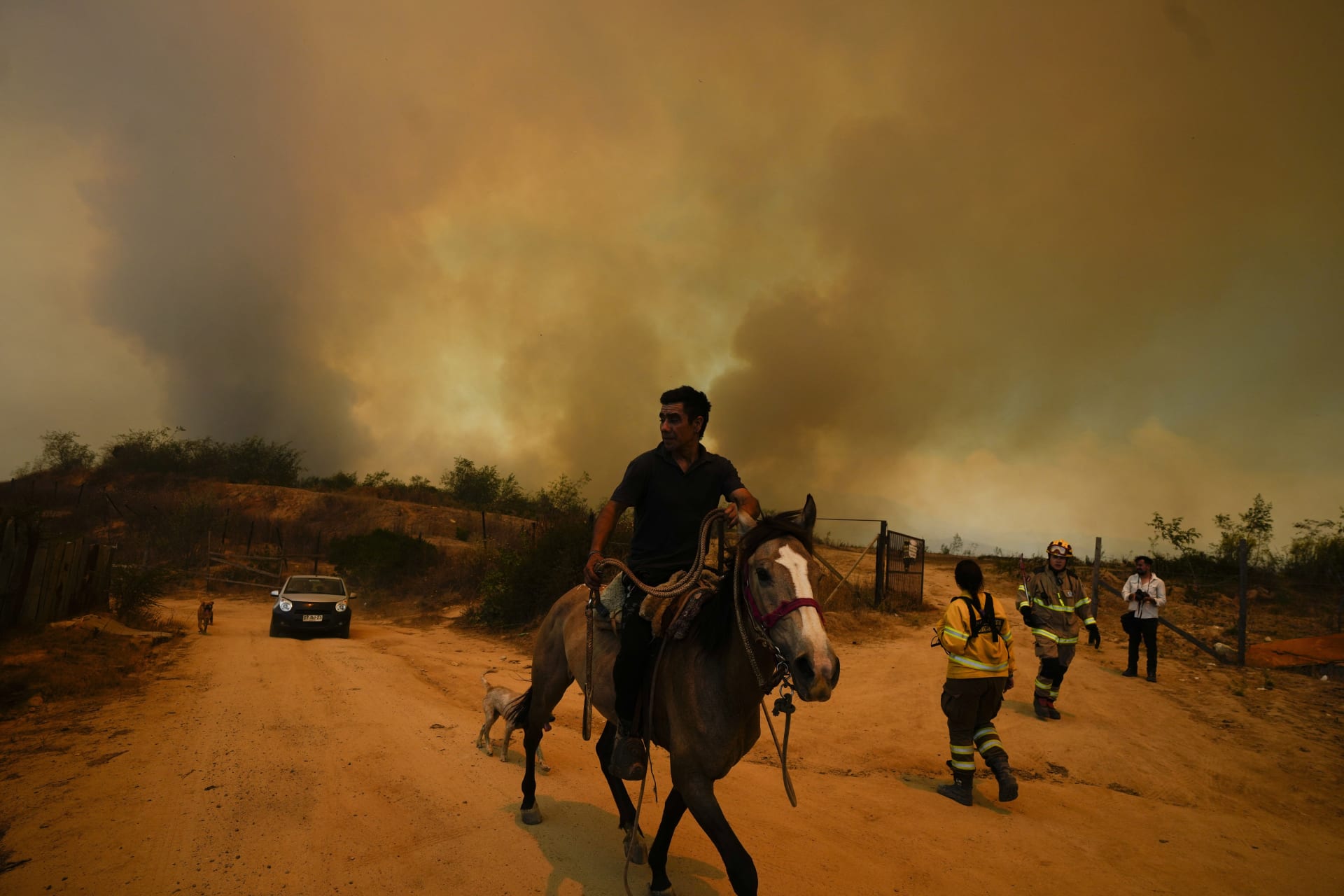 Lesní požáry sužují Chile.