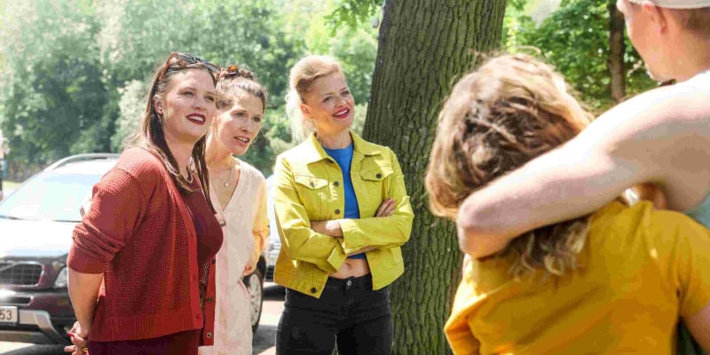 V seriálu Zalez do spacáku se jako tři bývalé manželky hlavního hrdiny představí Barbora Seidlová, Kristýna Leichtová a Erika Stárková. 
