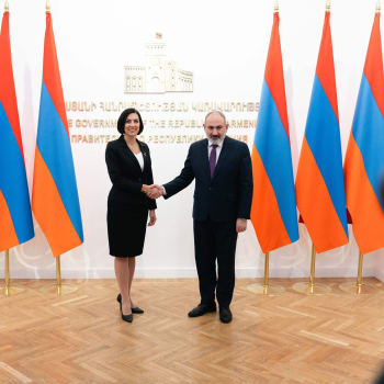 Předsedkyně Sněmovny Markéta Pekarová Adamová a premiér Arménie Nikol Pashinyan