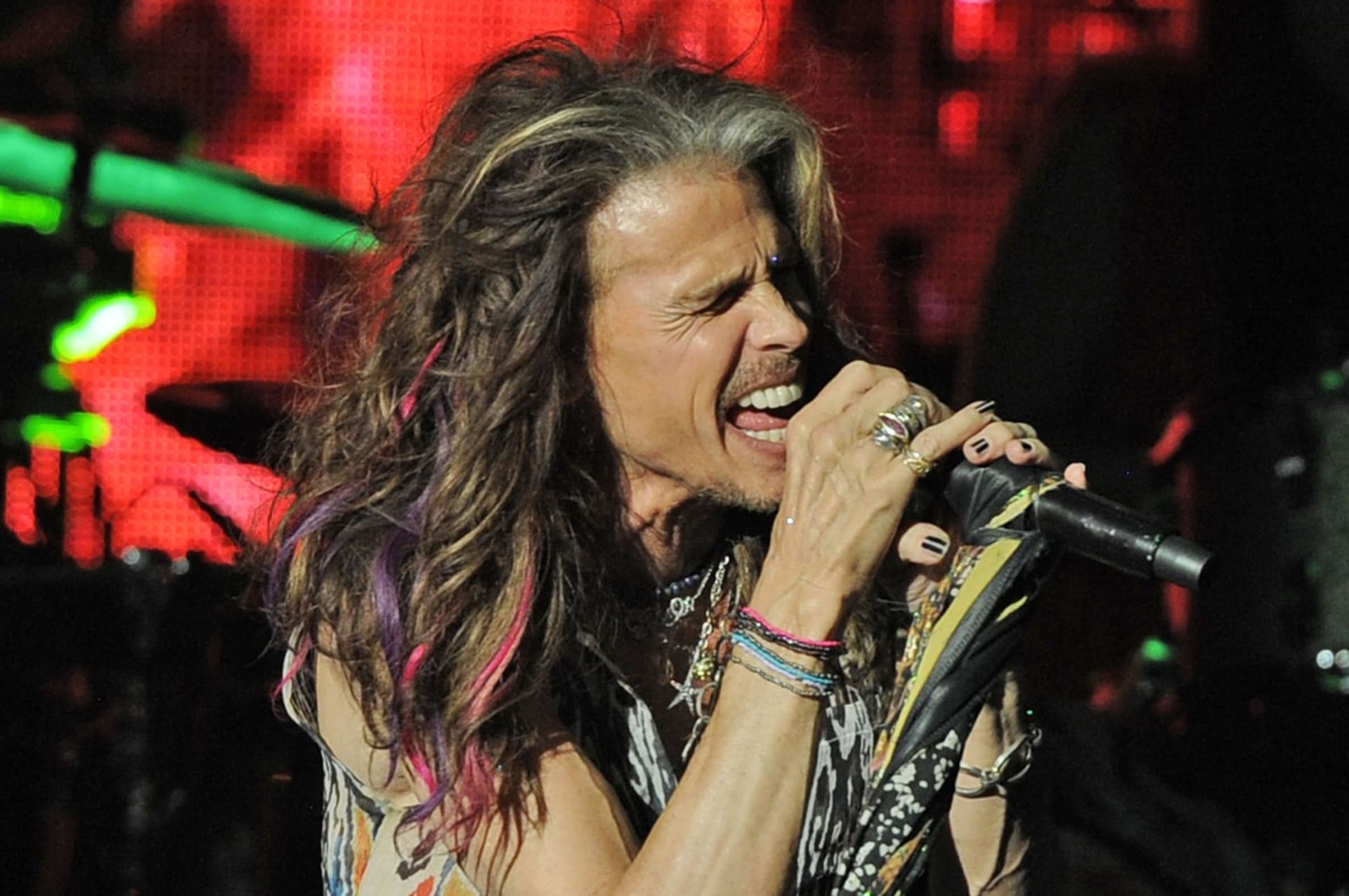 Kvůli poranění hrtanu musela kapela Aerosmith na podzim roku 2023 zrušit celý zbytek rozlučkového turné.