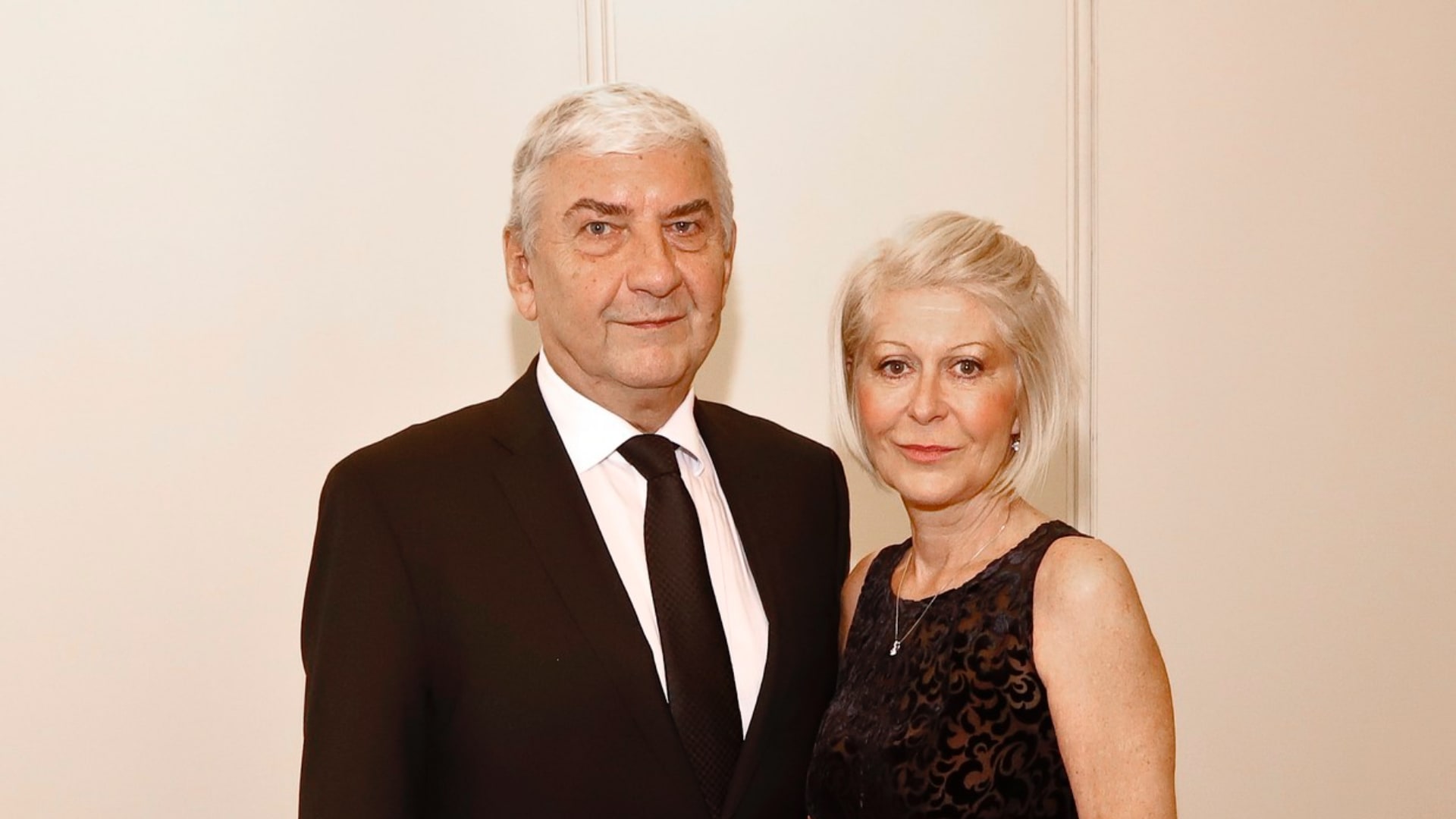 Miroslav Donutil s manželkou Zuzanou se nejvíce ve Varech těšili na slavnostní zahájení. 